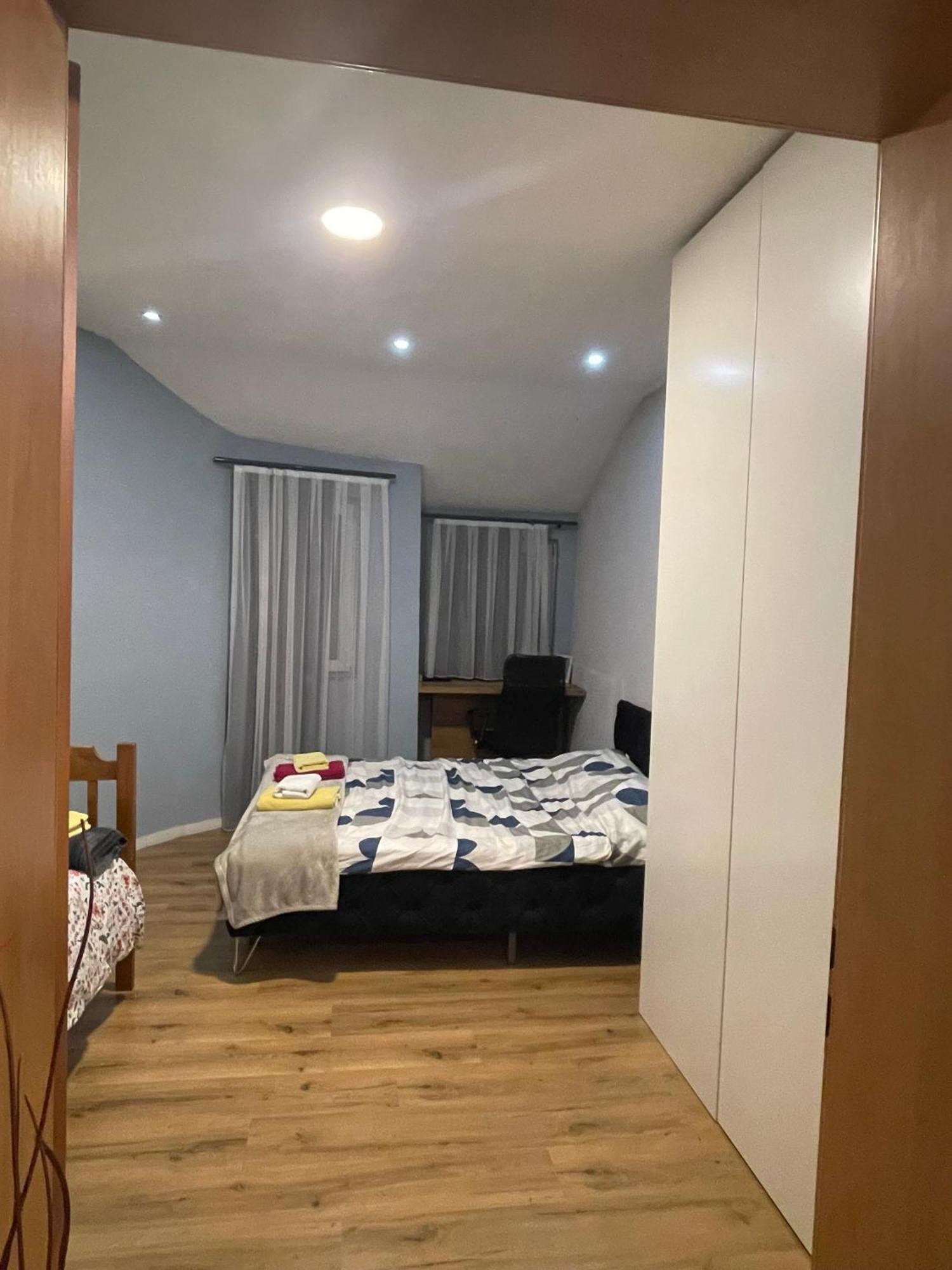 Ora-Prn,Cosy Apartment In The City Center Pristina Exterior foto